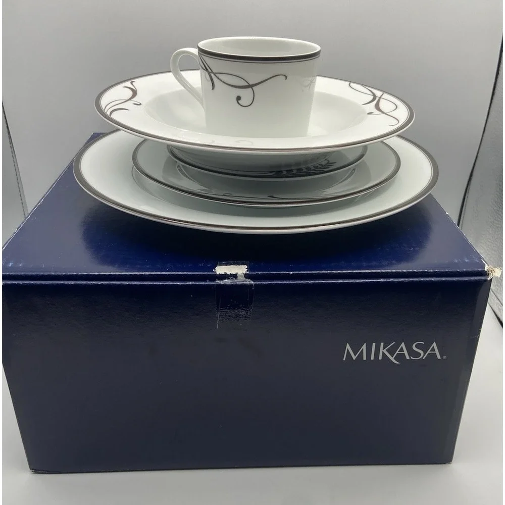 Mikasa Cocoa Blossom Five Piece Place Setting Plate Bowl Cup